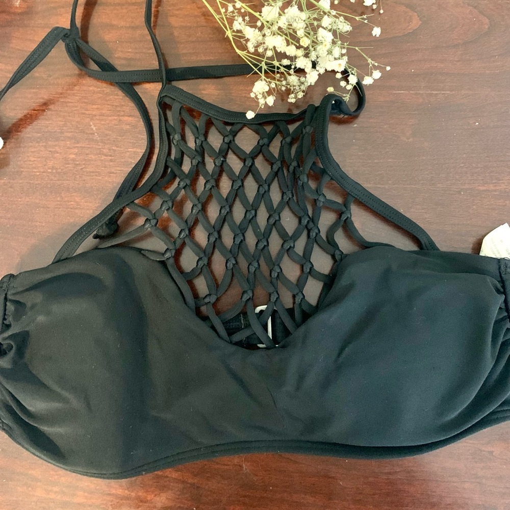 Black hollister bikini top. Size small